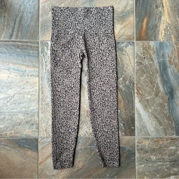 Spanx Look at Me Now Seamless Leggings Leopard Print Brown Tan Size Large - Picture 5 of 9
